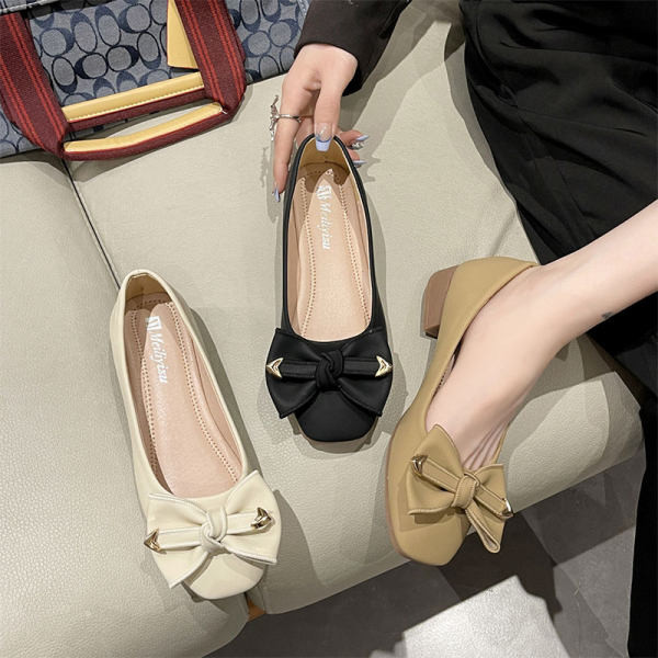 Sieviešu apavi no eko ādas ar lentīti ikdienas modeli