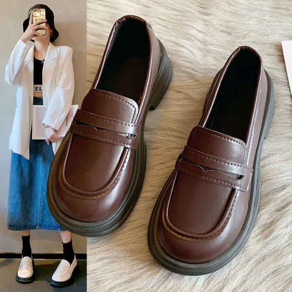 Ikdienas sieviešu apavi - trīs krāsās