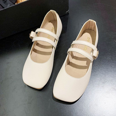 Γυναικεία παπούτσια από οικολογικό δέρμα με αγκράφα