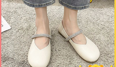 Sieviešu apavi ar akmeņiem