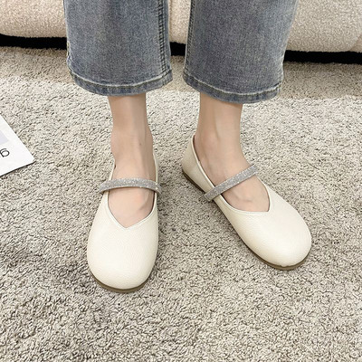 Sieviešu apavi ar akmeņiem