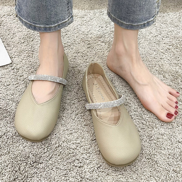 Sieviešu apavi ar akmeņiem