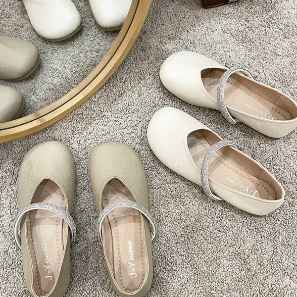 Sieviešu apavi ar akmeņiem