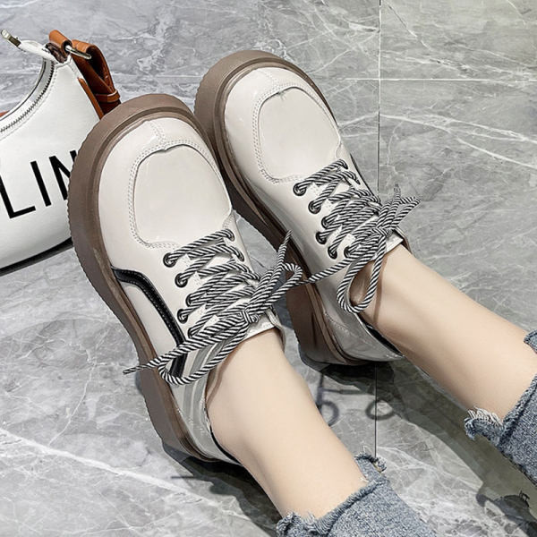 Γυναικεία παπούτσια με κορδόνια σε δύο χρώματα