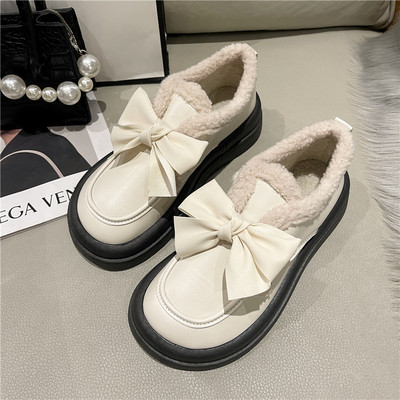 Ziemas apavi ar lenti