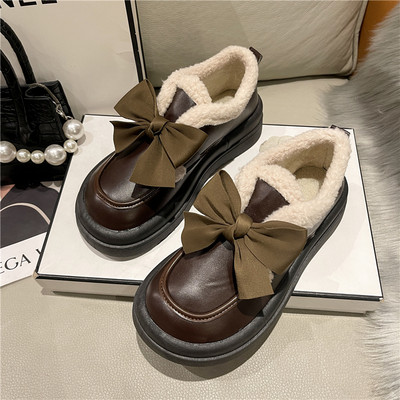 Ziemas apavi ar lenti