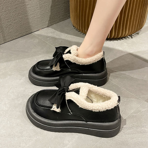 Ziemas apavi ar lenti