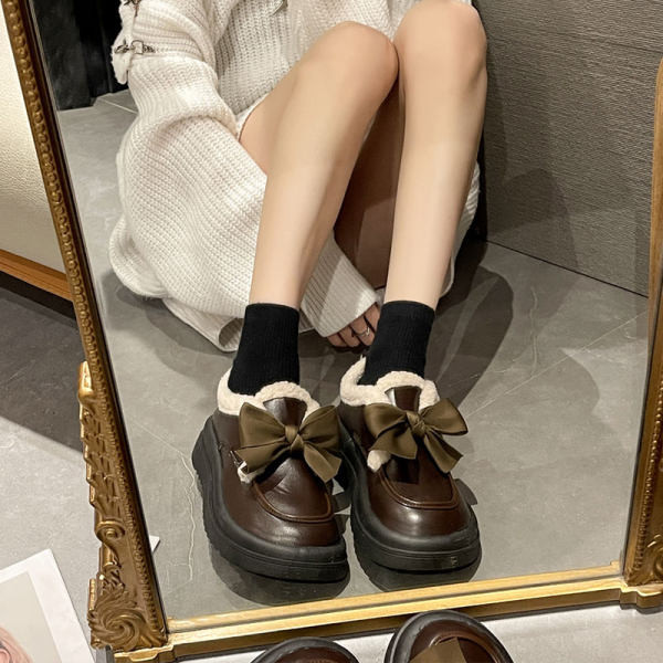 Ziemas apavi ar lenti