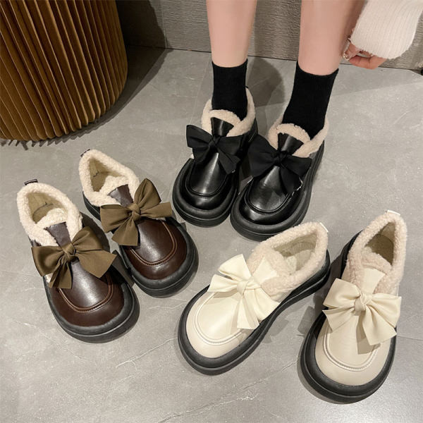 Ziemas apavi ar lenti