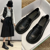 Eko bőrből készült alkalmi női mokaszin típusú cipő