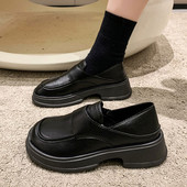 Sieviešu melnas ādas kurpes