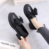 Elegáns cipő szalaggal