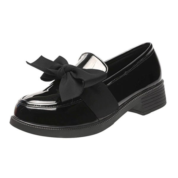 Elegáns cipő szalaggal