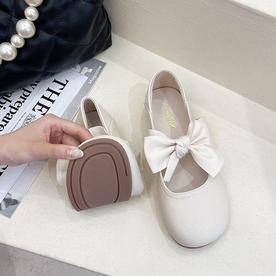 Γυναικεία δερμάτινα παπούτσια με κορδέλα