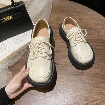 Új modell bőr fűzős női cipő