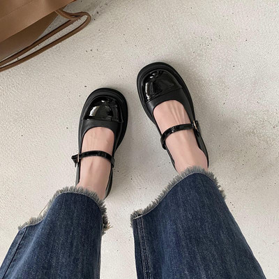 Γυναικεία παπούτσια σε τρία χρώματα