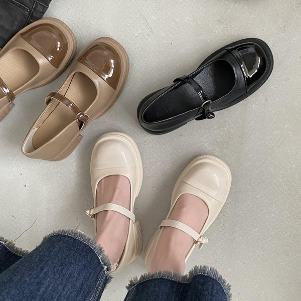 Γυναικεία παπούτσια σε τρία χρώματα