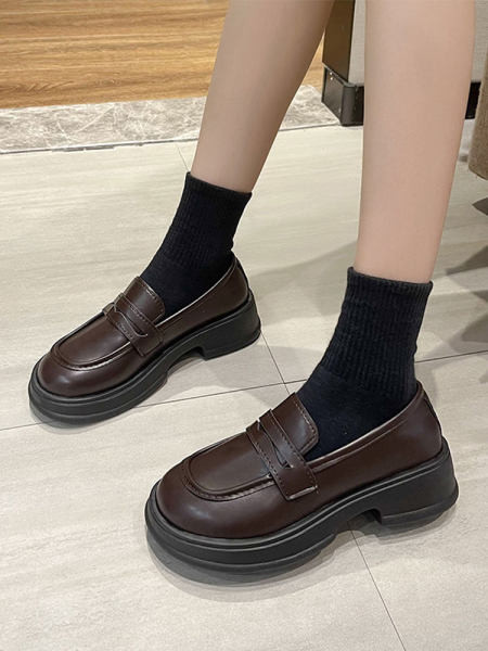 Ikdienas sieviešu apavi ar augstu platformu