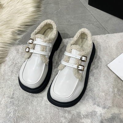 Ženske kožne cipele s postavom