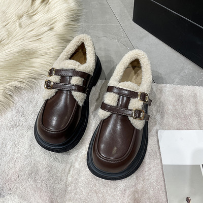 Ženske kožne cipele s postavom