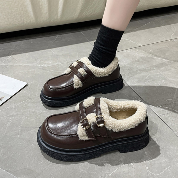 Ženske kožne cipele s postavom