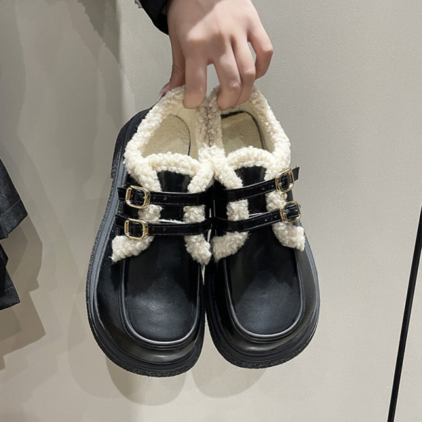 Ženske kožne cipele s postavom