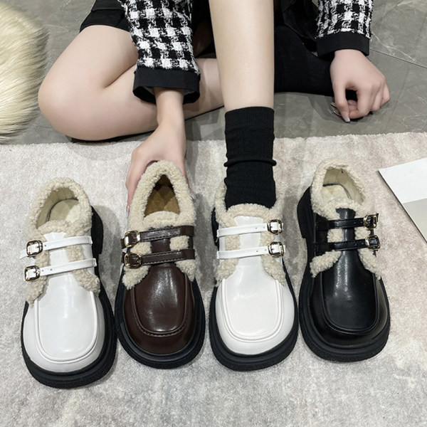 Ženske kožne cipele s postavom