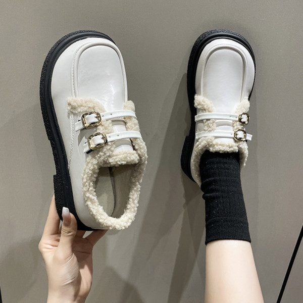 Ženske kožne cipele s postavom