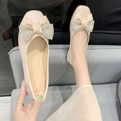 Női cipő szalaggal - három színben