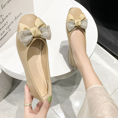 Női cipő szalaggal - három színben