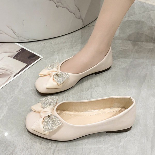 Női cipő szalaggal - három színben