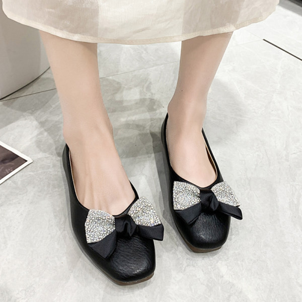 Női cipő szalaggal - három színben