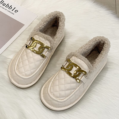 Lapos talpú steppelt női cipő új modellje