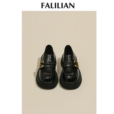 Ženske casual cipele tipa mokasine sa metalnim elementima