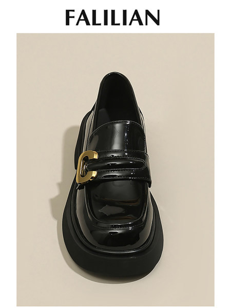 Ženske casual cipele tipa mokasine sa metalnim elementima