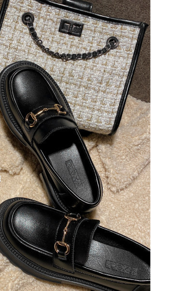 Ikdienas sieviešu kurpes ar metālisku apdari