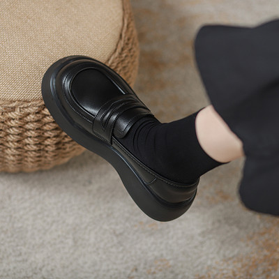 Tīri sieviešu apavi