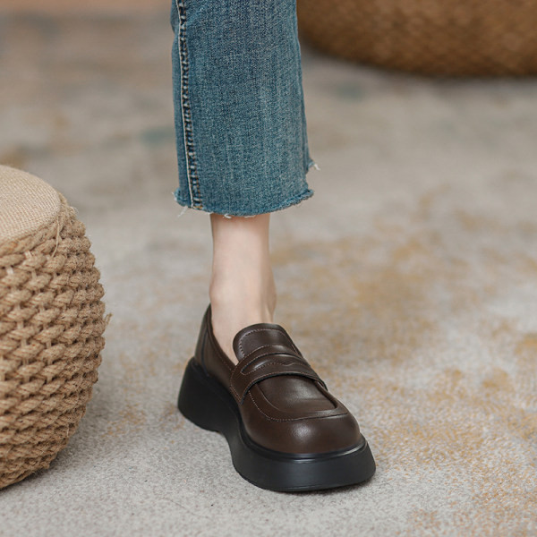 Tīri sieviešu apavi