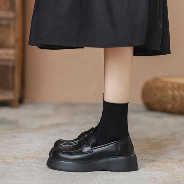 Tīri sieviešu apavi