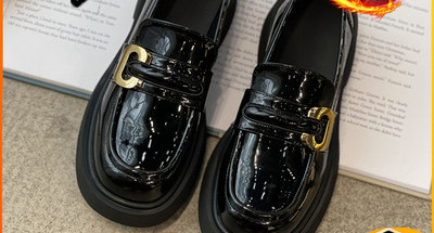 Női bőr - csatos cipő