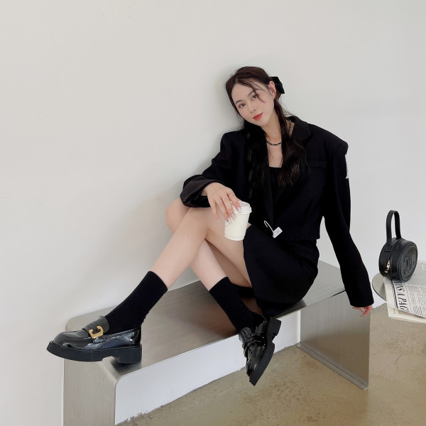 Női bőr - csatos cipő