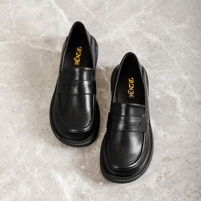 Alkalmi női műbőr cipő