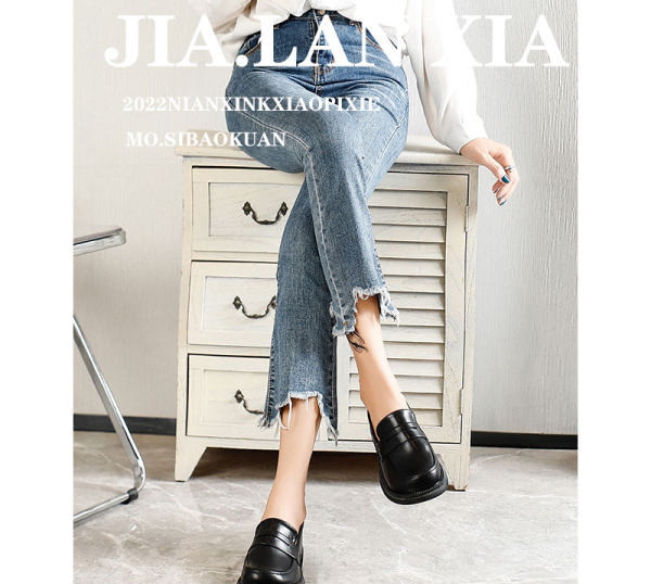 Alkalmi női műbőr cipő