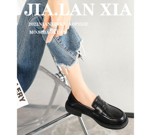 Alkalmi női műbőr cipő