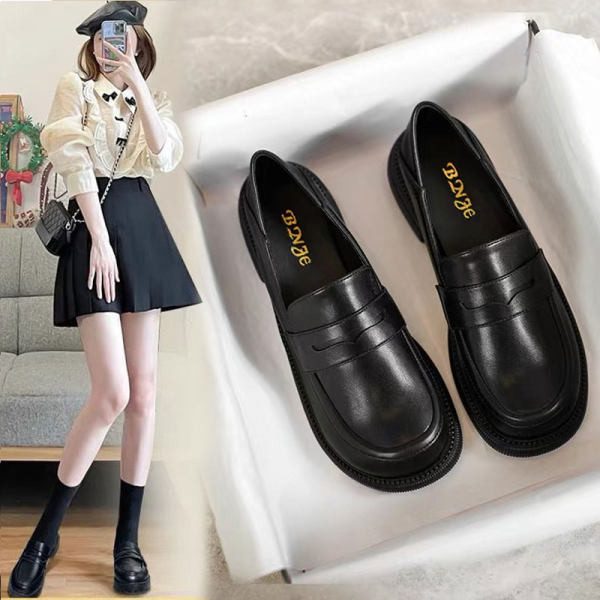 Alkalmi női műbőr cipő