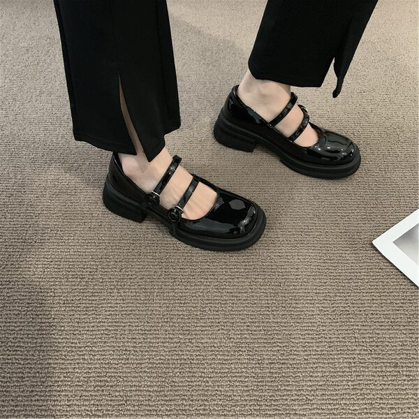 Sieviešu mokasīna tipa apavi ar sprādzi