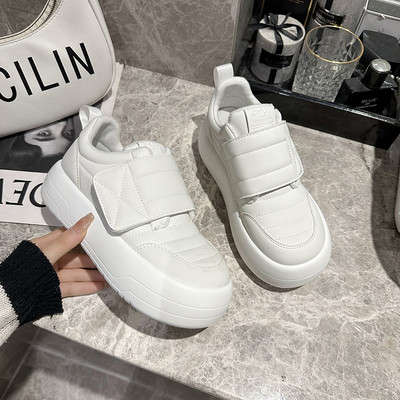 Sieviešu apavi ar augstu zoli divās krāsās