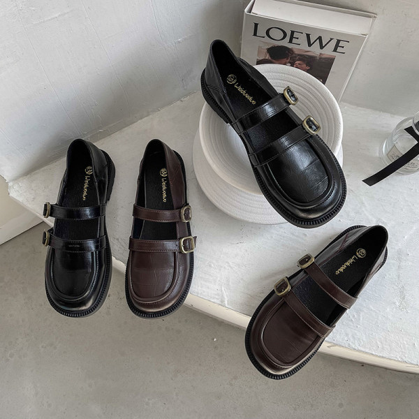 Ikdienas apavi ar sprādzi