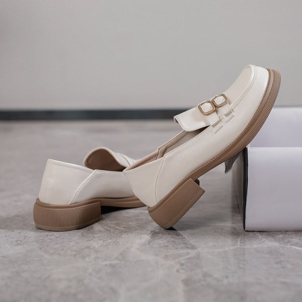 Sieviešu apavi - divās krāsās