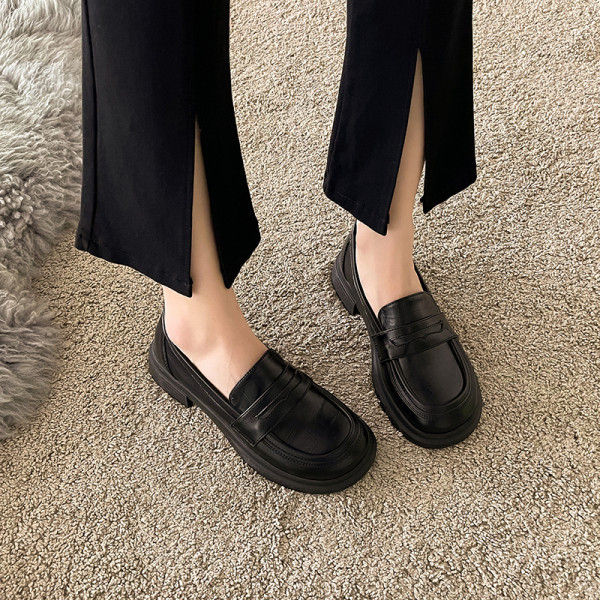 Vienkrāsaini sieviešu eko ādas apavi